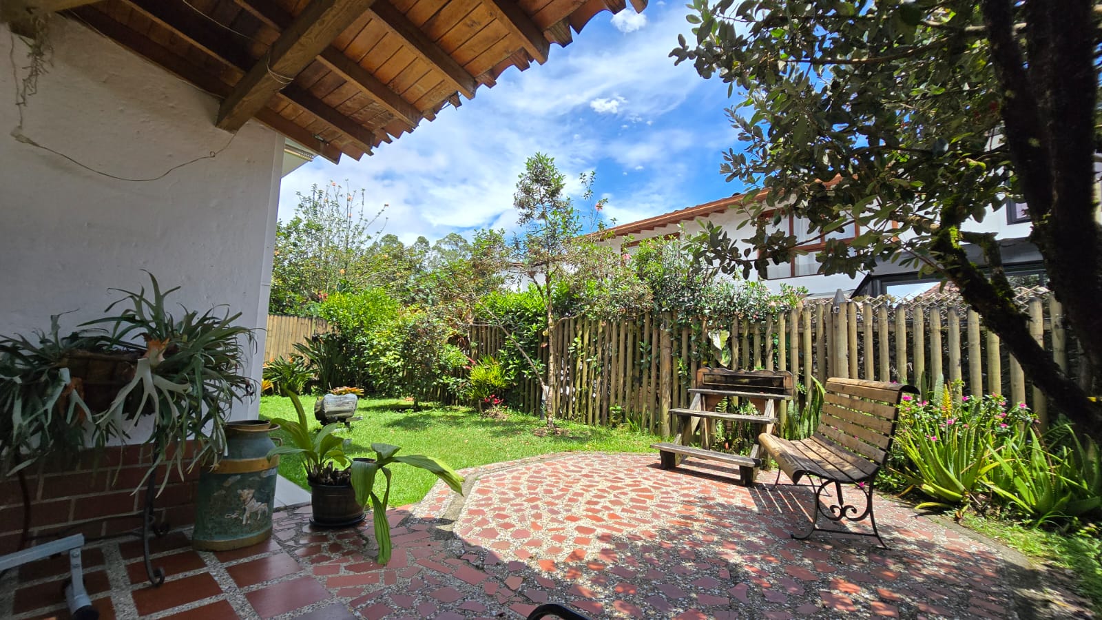House in San Antonio de Pereira (NOT AVAILAVLE)